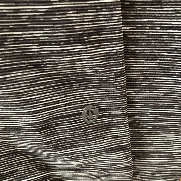 Women’s Lululemon activewear pants size small - Picture 2 of 5